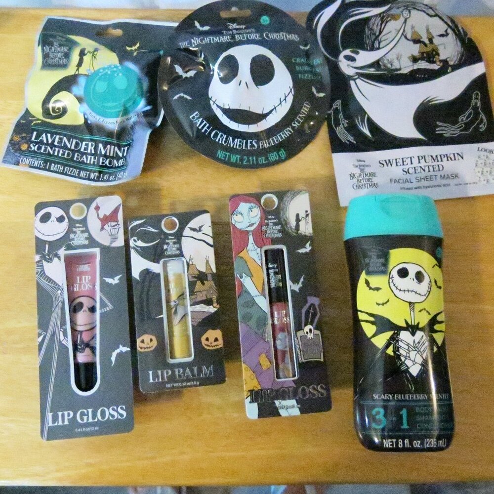 7 Nightmare Before Christmas Set Lip Gloss Face Mask Body Wash Bath Bomb